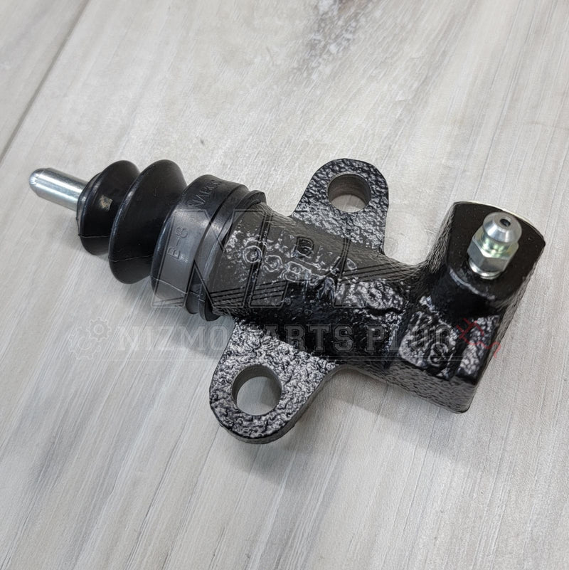 Load image into Gallery viewer, Nissan R32 RB20DET Push Style Clutch Operating Cylinder - NizmoPartsPlug