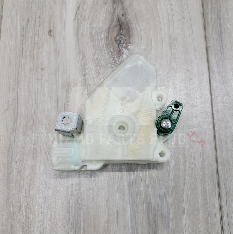 Load image into Gallery viewer, Nissan R34 Skyline/S15 Silvia Coupe RH Auto Door Lock Actuator - NizmoPartsPlug