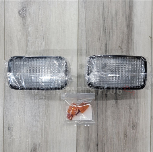 Nissan R34 Skyline GTT/GTR Front Turn Signal Indicator Set (Late Model) - NizmoPartsPlug
