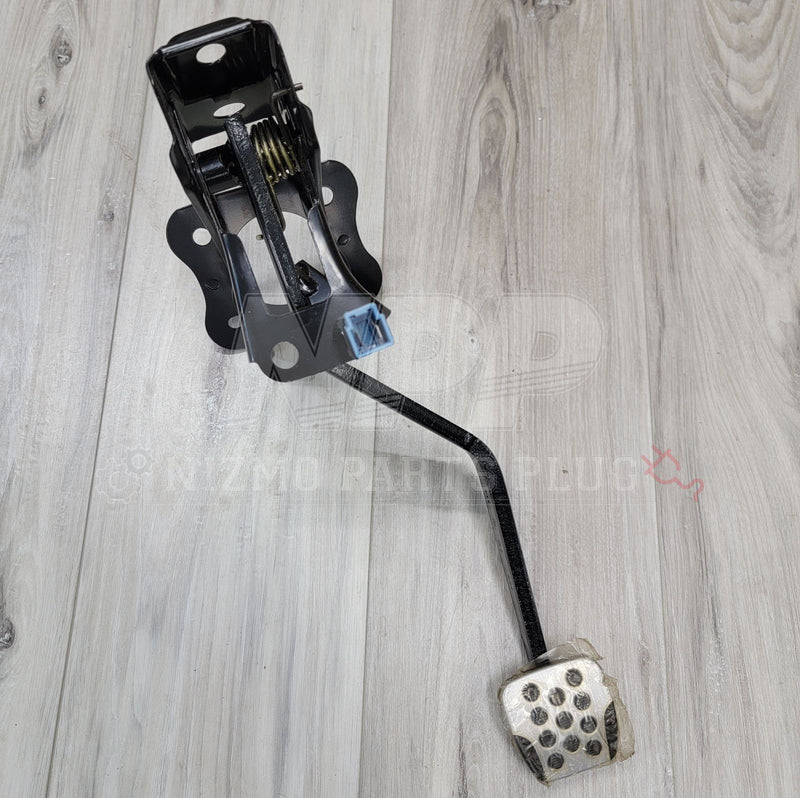 Load image into Gallery viewer, Nissan R34 Skyline GT-R Brake Pedal Assembly - NizmoPartsPlug