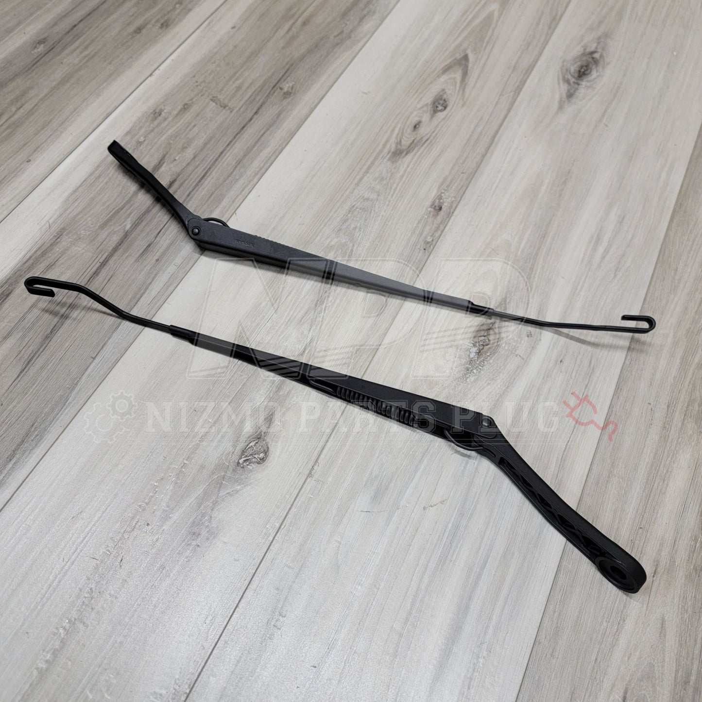 Nissan R32 Skyline Wiper Arm Assembly Set RH&LH - NizmoPartsPlug