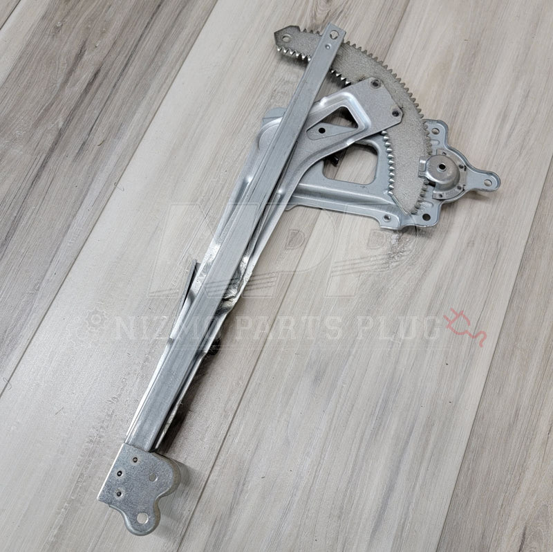 Load image into Gallery viewer, Nissan R34 Skyline Coupe RH Window Regulator Assembly - NizmoPartsPlug