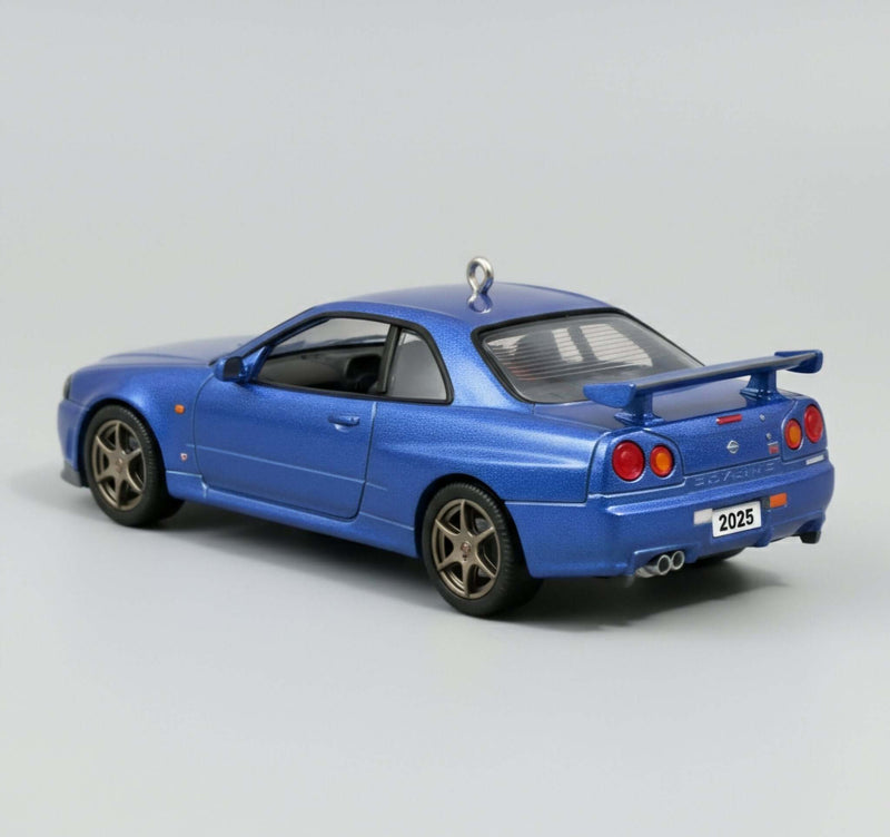 Cargue la imagen en el visor de la galería, Adorno navideño de recuerdo Hallmark del Nissan Skyline GT-R R34 de 1999 - Edición limitada de metal fundido a presión
