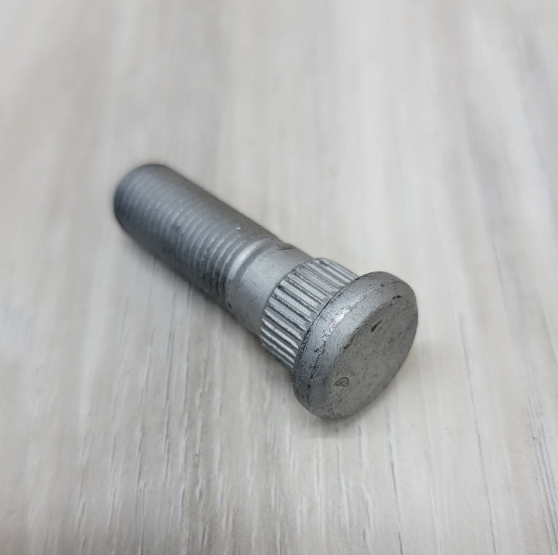 Load image into Gallery viewer, Nissan R32 Skyline GTR Rear Wheel Stud - NizmoPartsPlug
