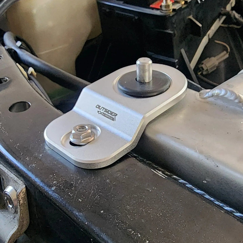 Nissan R-Chassis Top Radiator Mounts