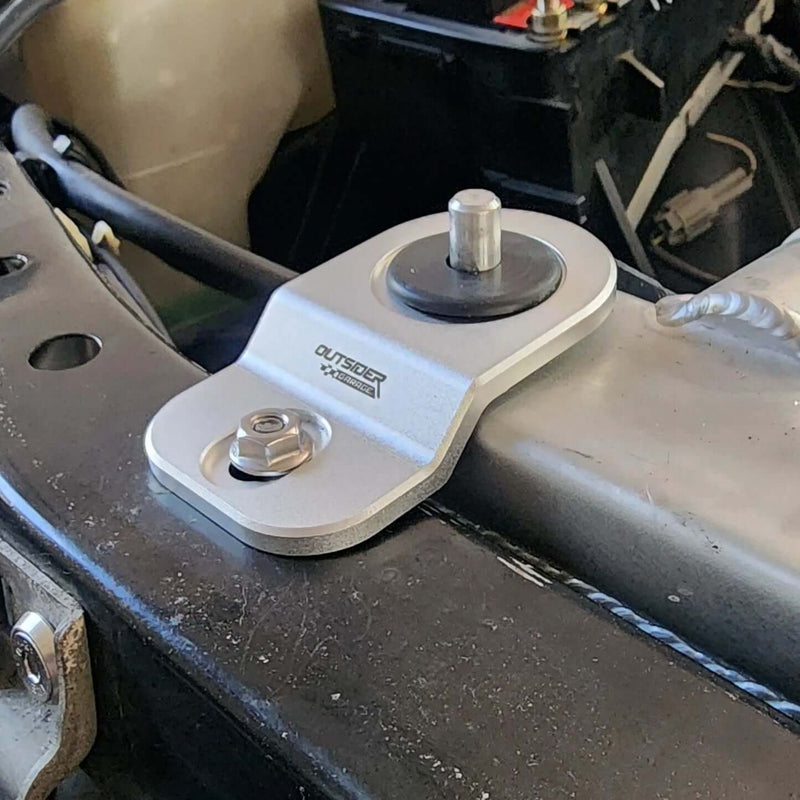 ギャラリービューアに画像をロードする, Outsider Garage Nissan Skyline R-Chassis Top Radiator Mounts (R32/33/34) - NizmoPartsPlug
