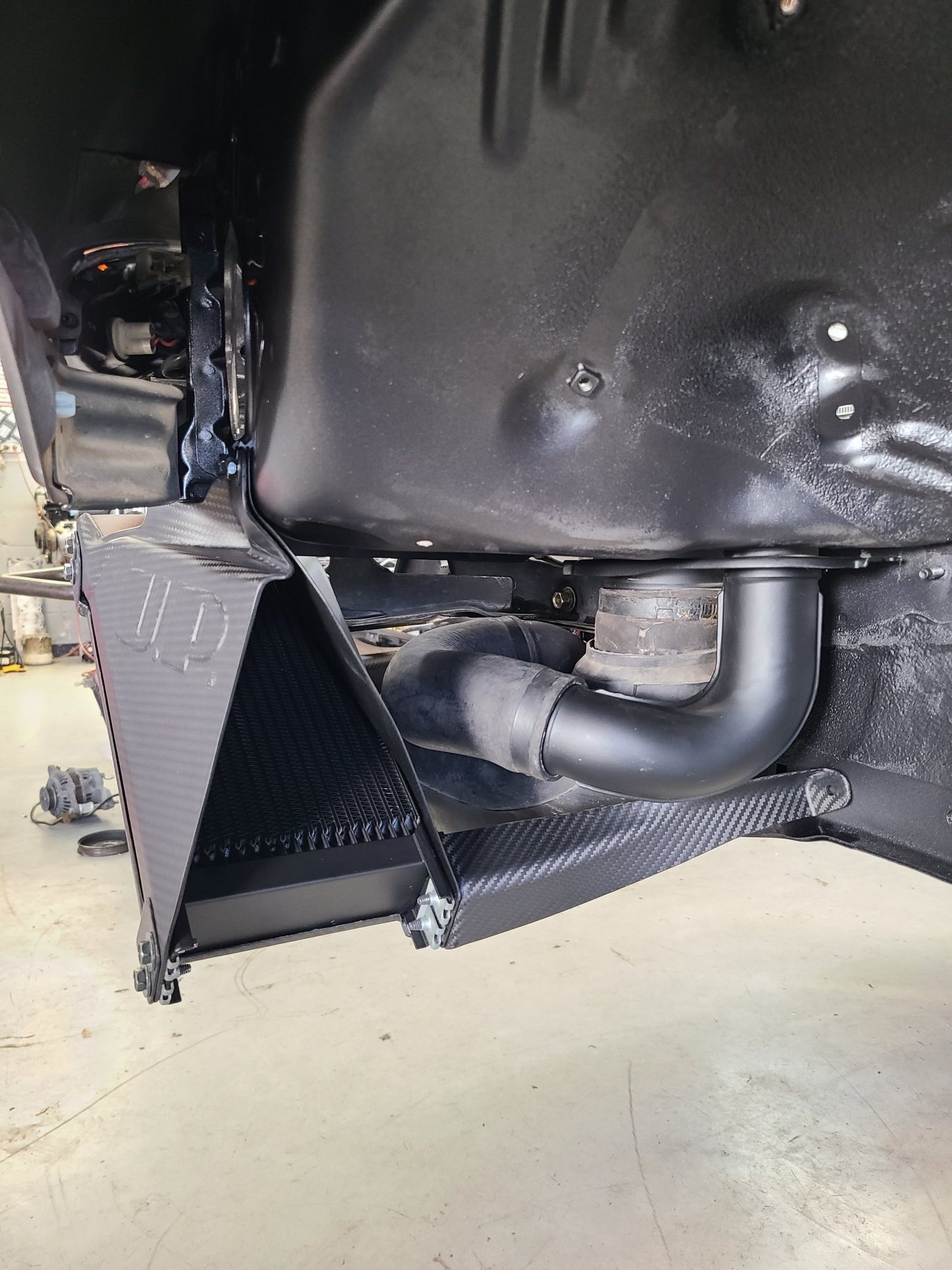 U.P.G R32 GTR oil cooler with carbon ducting -cooler/duct combo-