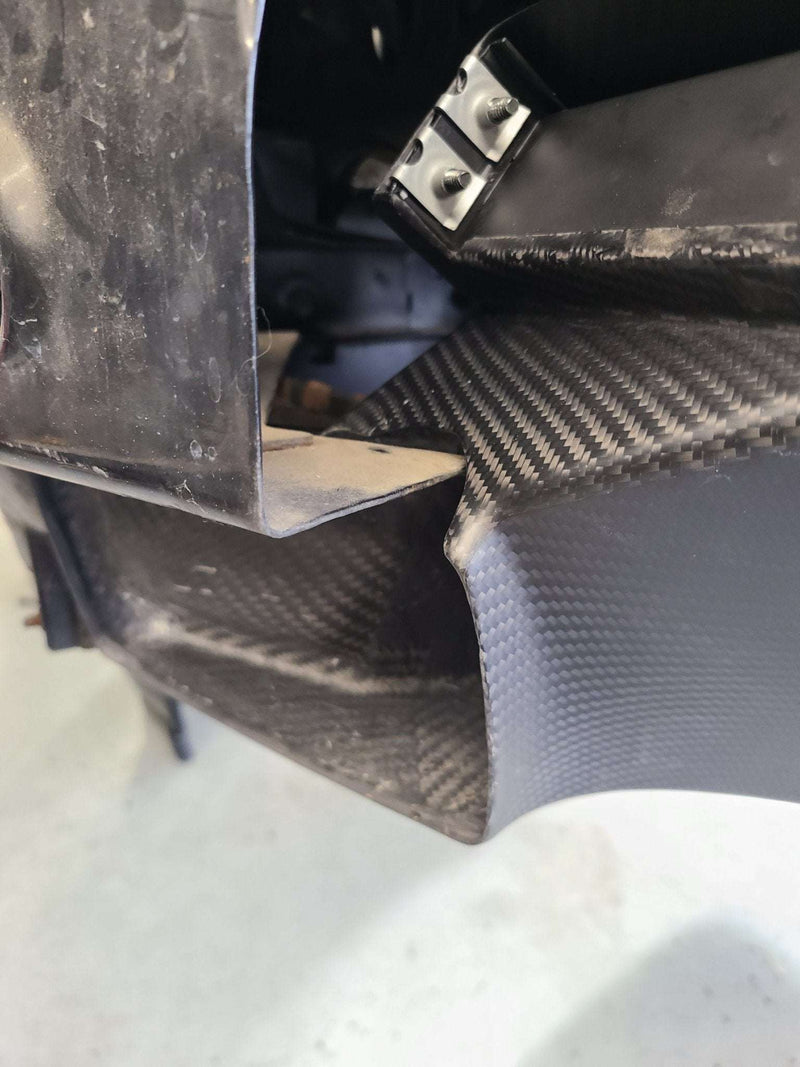 Cargue la imagen en el visor de la galería, U.P.G R32 GTR oil cooler with carbon ducting -complete-
