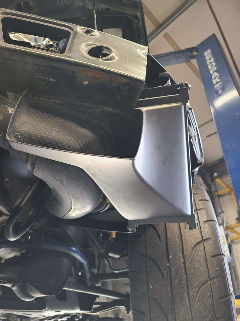 Cargue la imagen en el visor de la galería, U.P.G R32 GTR oil cooler with carbon ducting -complete-
