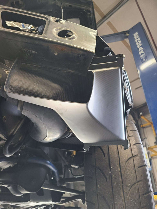 U.P.G R32 GTR oil cooler with carbon ducting -complete-