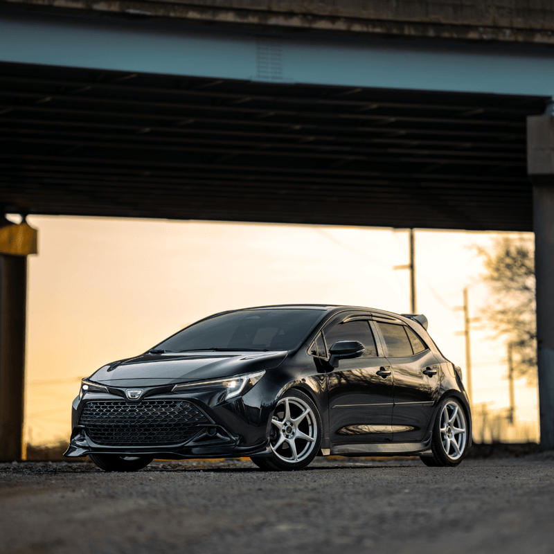 Cargue la imagen en el visor de la galería, Side Skirts – TOYOTA COROLLA HATCHBACK (E210, 2019-2025+)

