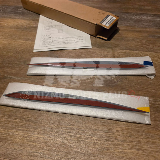 Nissan Skyline R34 Optional NISMO Headlight Eyelids Kit – F2410-AA050