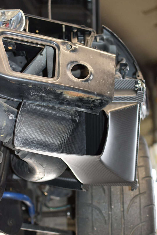 U.P.G R32 GTR oil cooler with carbon ducting -complete-