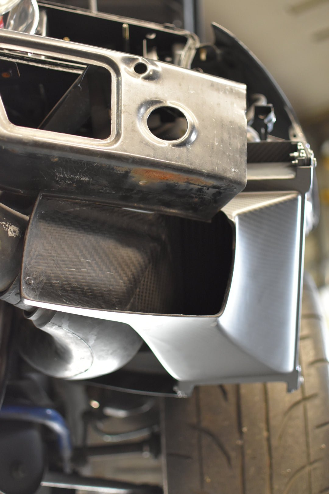 U.P.G R32 GTR oil cooler with carbon ducting -cooler/duct combo-