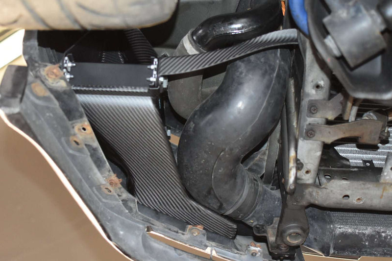 Cargue la imagen en el visor de la galería, U.P.G R32 GTR oil cooler with carbon ducting -complete-
