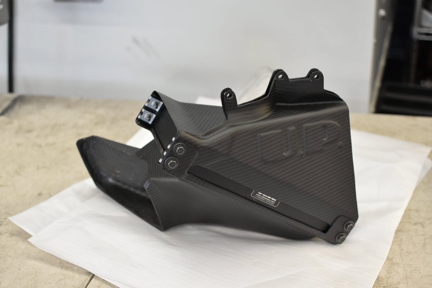 U.P.G R32 GTR oil cooler with carbon ducting -duct only-