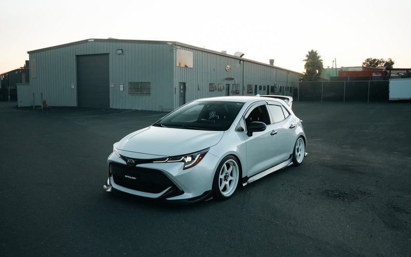 Cargue la imagen en el visor de la galería, Side Skirts – TOYOTA COROLLA HATCHBACK (E210, 2019-2025+)
