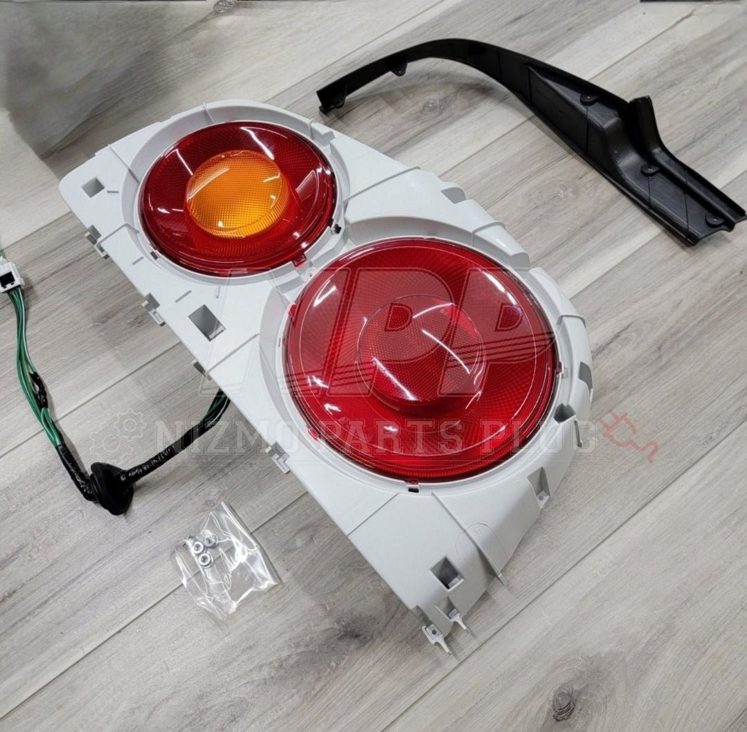 Nissan R34 Skyline Coupe RH Taillight Assembly