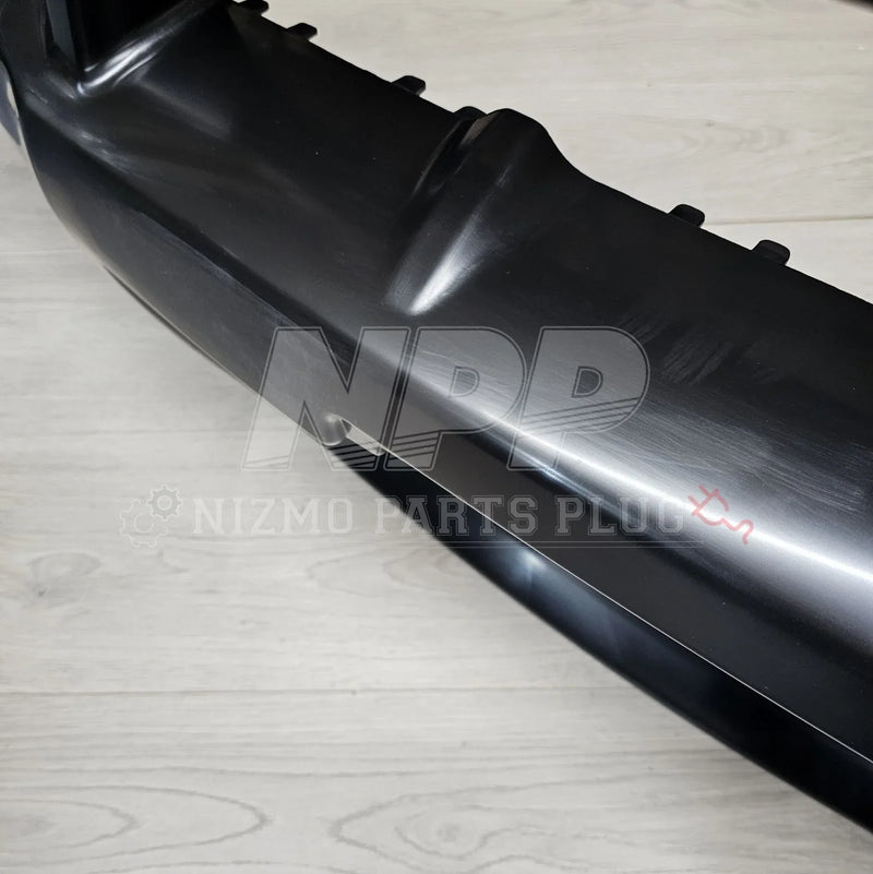 Load image into Gallery viewer, Nissan R34 Skyline GT-R Standard Front Bumper Assembly - NizmoPartsPlug
