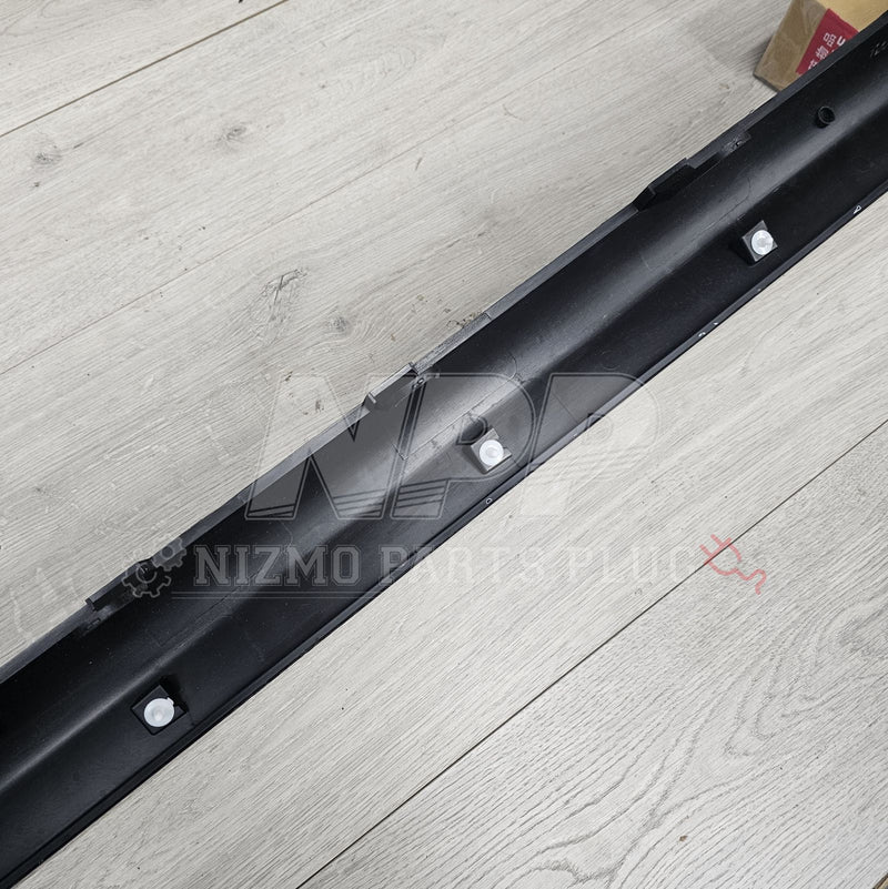 Load image into Gallery viewer, Nissan R34 Skyline GTR LH Center Sideskirt Assembly - NizmoPartsPlug
