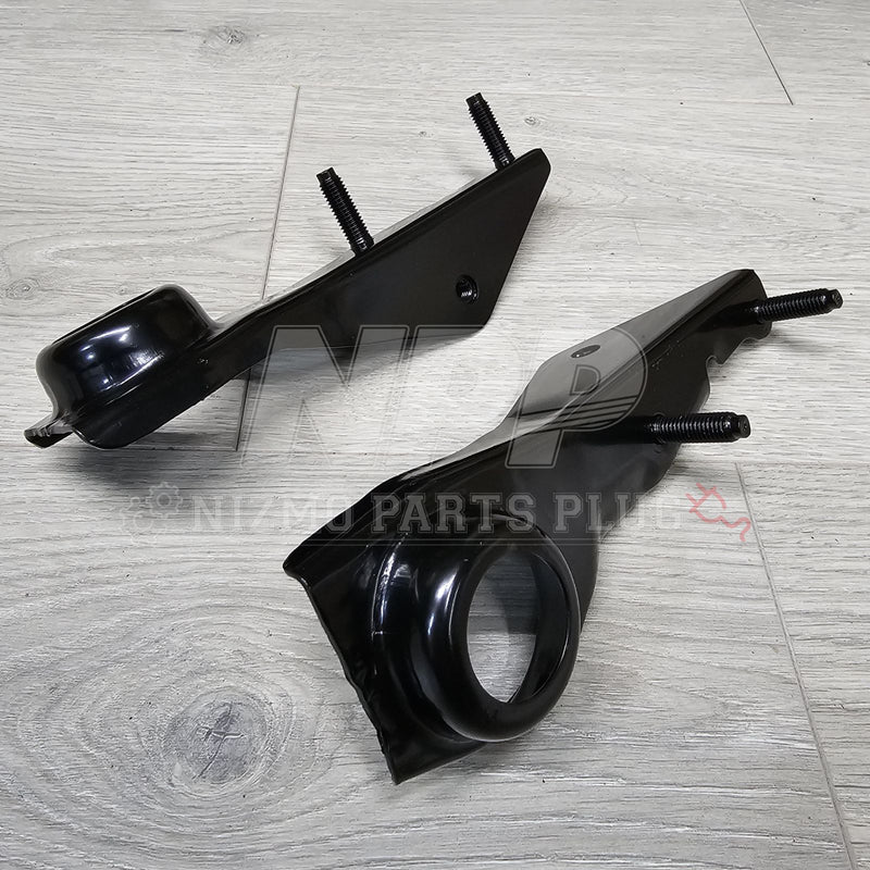 Load image into Gallery viewer, Nissan R34 Skyline GTR Intercooler Lower Mount Bracket Set - NizmoPartsPlug
