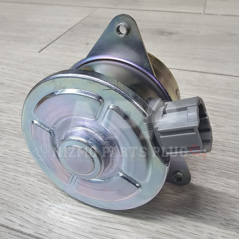 Load image into Gallery viewer, Nissan R34 Skyline/S15 Silvia A/C Condensor Fan Motor Assembly - NizmoPartsPlug
