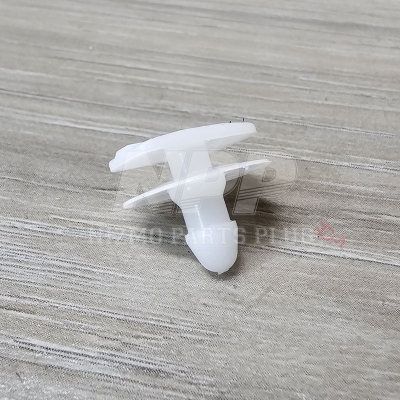 Load image into Gallery viewer, OEM Nissan Sideskirt Mounting Clip (Single) - NizmoPartsPlug
