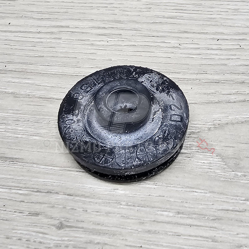 Load image into Gallery viewer, Z32/A32/Y61/P11 Upper Radiator Support Bushing - NizmoPartsPlug
