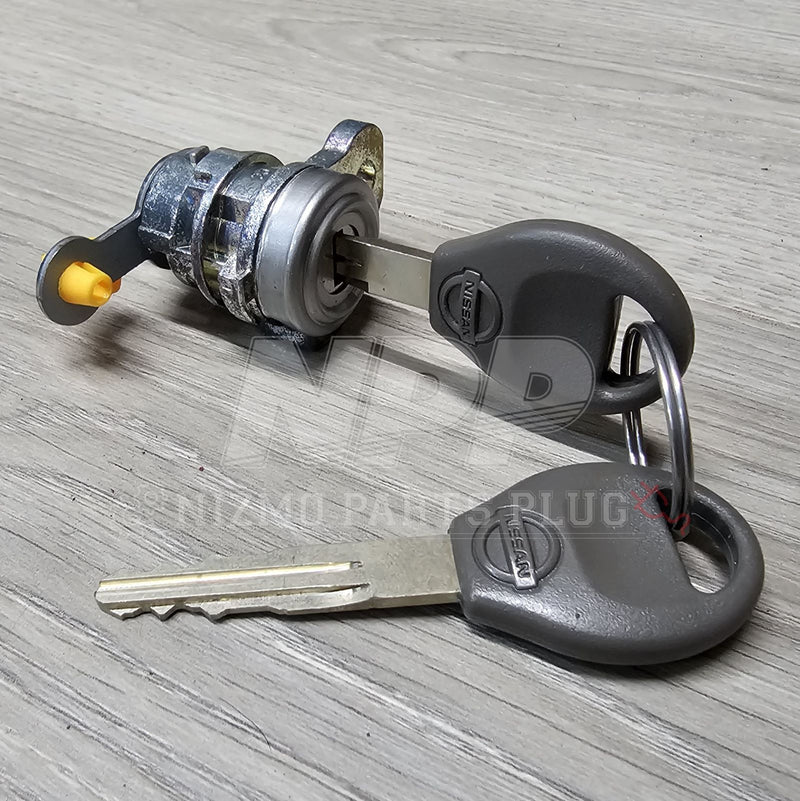 Load image into Gallery viewer, Nissan R34 Skyline GT/GTT/GTR RH Door Cylinder Lock Kit - NizmoPartsPlug
