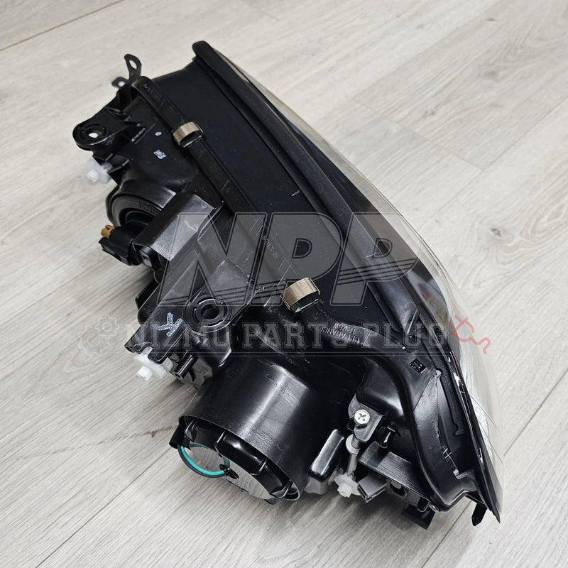 ギャラリービューアに画像をロードする, Nissan R34 Skyline Headlight Assembly RH (Halogen) - NizmoPartsPlug
