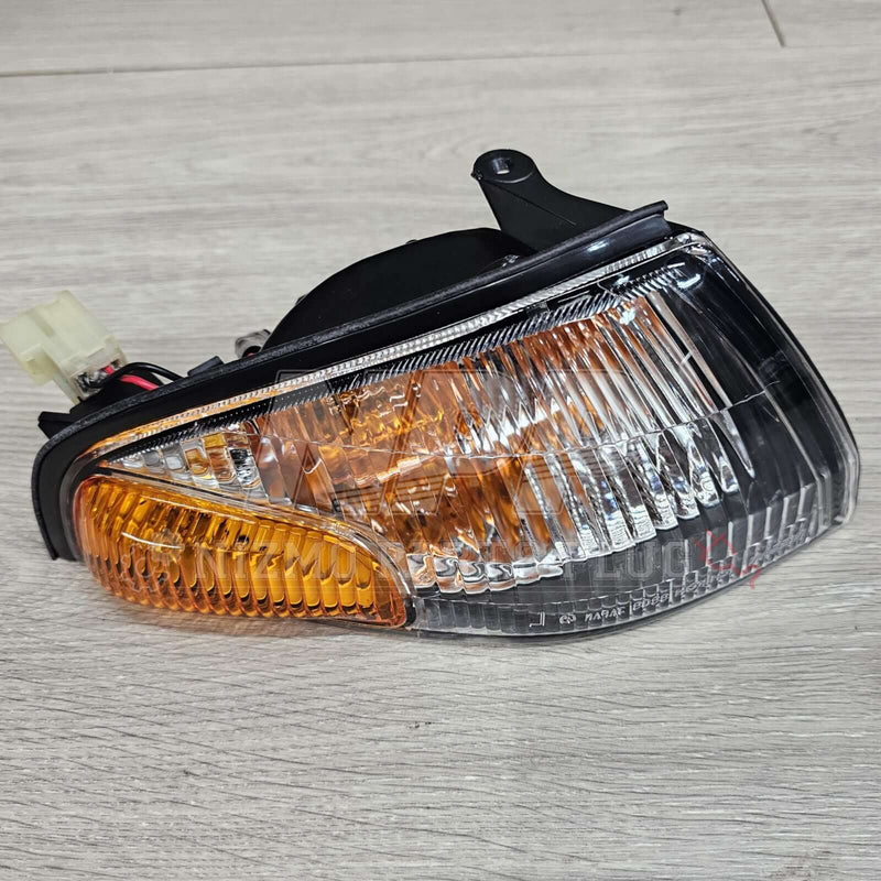 Load image into Gallery viewer, R32 Nissan Skyline Coupe S1 Turn Signal Lamp Set - NizmoPartsPlug
