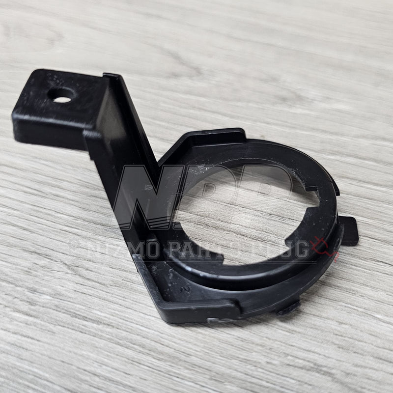 Load image into Gallery viewer, Nissan R33 Skyline Rear Taillight Light Socket &amp; Cover - NizmoPartsPlug
