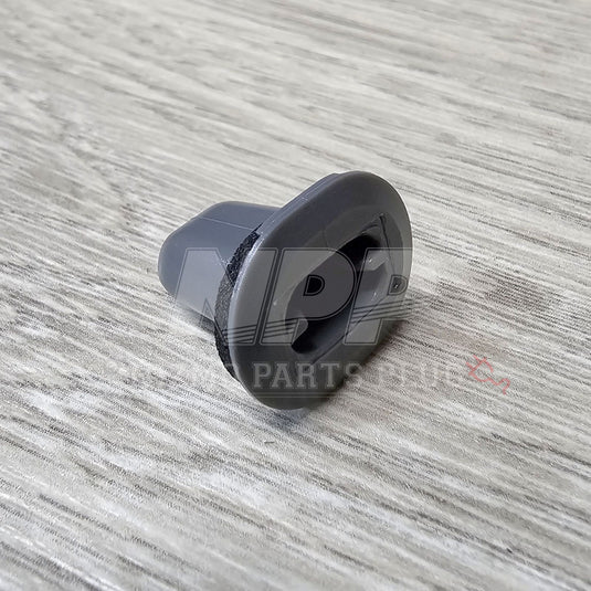 Nissan Stagea S2 Rear Taillight Mounting Grommet - NizmoPartsPlug