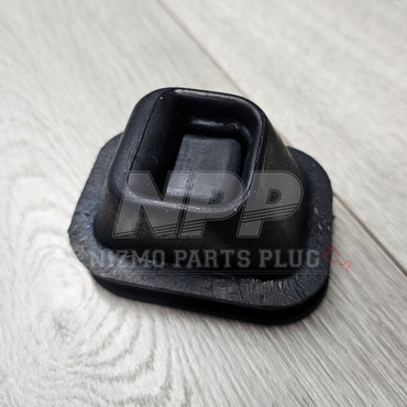 R32 Nissan Skyline GTR Push-Style Clutch Fork Dust Cover