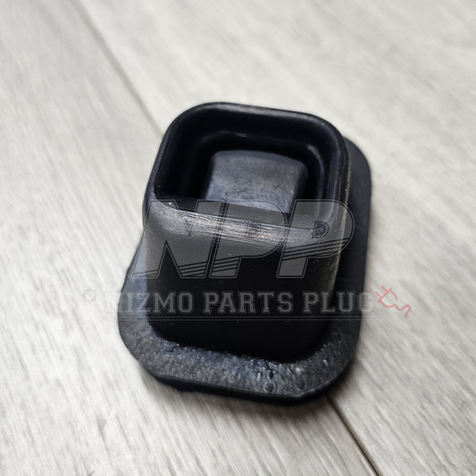 R32 Nissan Skyline GTR Push-Style Clutch Fork Dust Cover