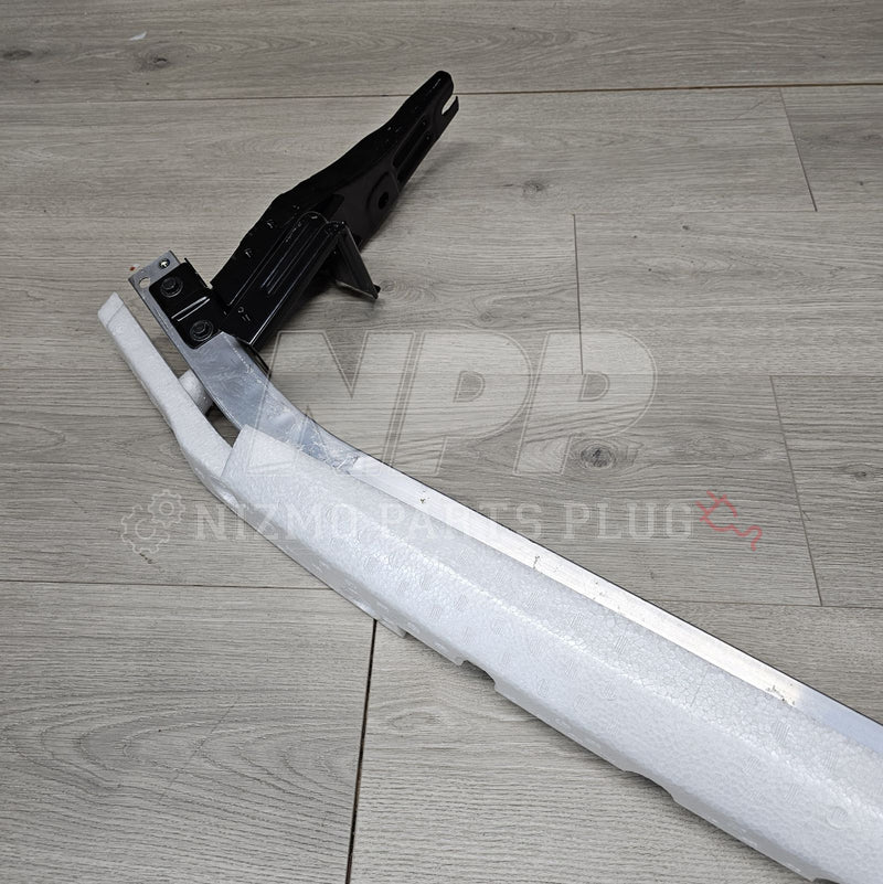 Cargue la imagen en el visor de la galería, R34 Skyline GTR Front Bumper Reinforcement+Absorber Set - NizmoPartsPlug
