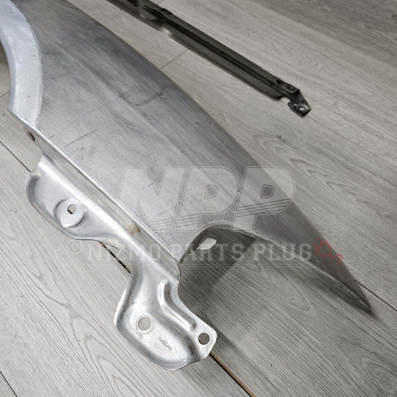 Load image into Gallery viewer, Nissan R33 Skyline GTR Fender &amp; Mounting Riser Set (Pre-Owned) - NizmoPartsPlug
