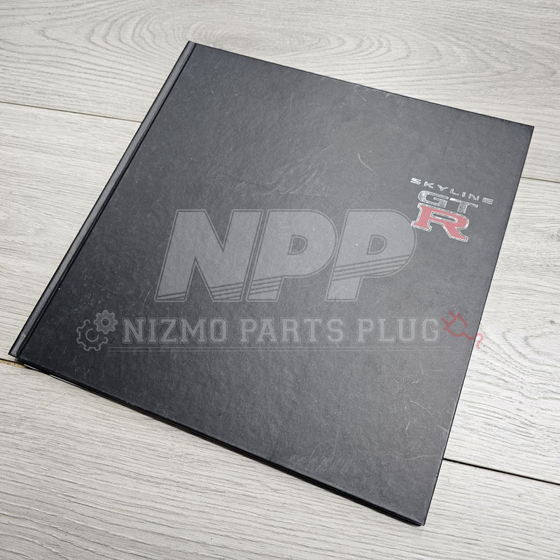 Load image into Gallery viewer, Nissan Skyline BNR34 GT-R Hardcover Dealer Information Booklet
