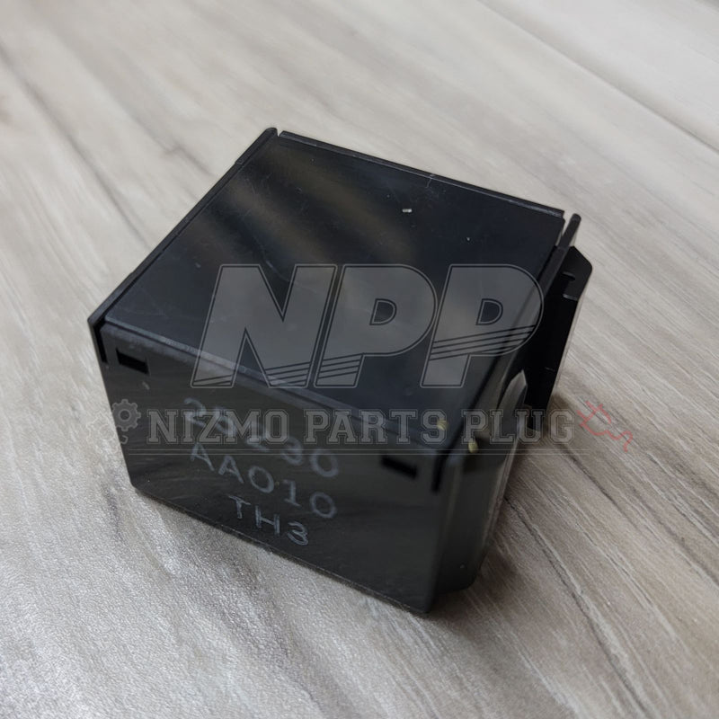 Load image into Gallery viewer, Nissan R34 Skyline GTT Door Lock Switch Relay - NizmoPartsPlug

