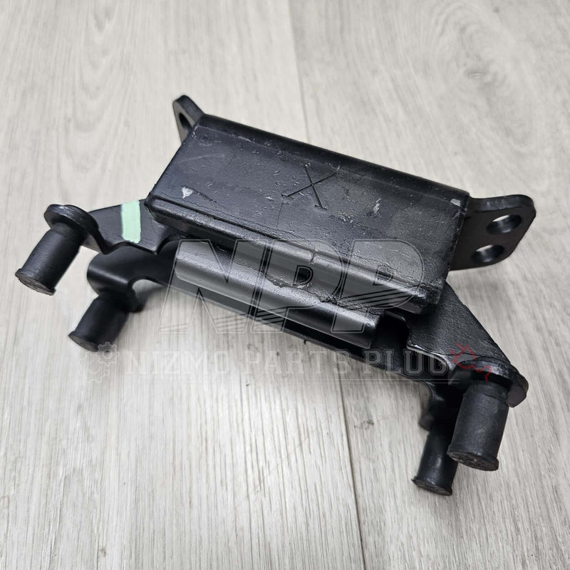 ギャラリービューアに画像をロードする, Nissan R32-33 Skyline GTR Standard Transmission Mount - NizmoPartsPlug
