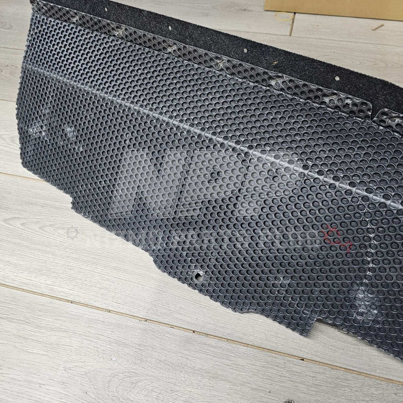 Load image into Gallery viewer, Pre-Owned Nissan R34 Skyline Coupe Rear Trunk Rear Wall Assembly - NizmoPartsPlug
