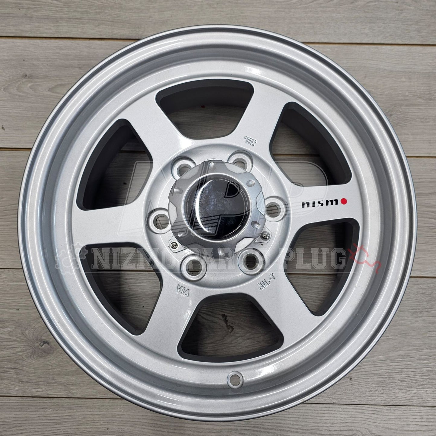 Nismo Frontier Rays Engineering TE37X Wheel Assembly 18"x7"