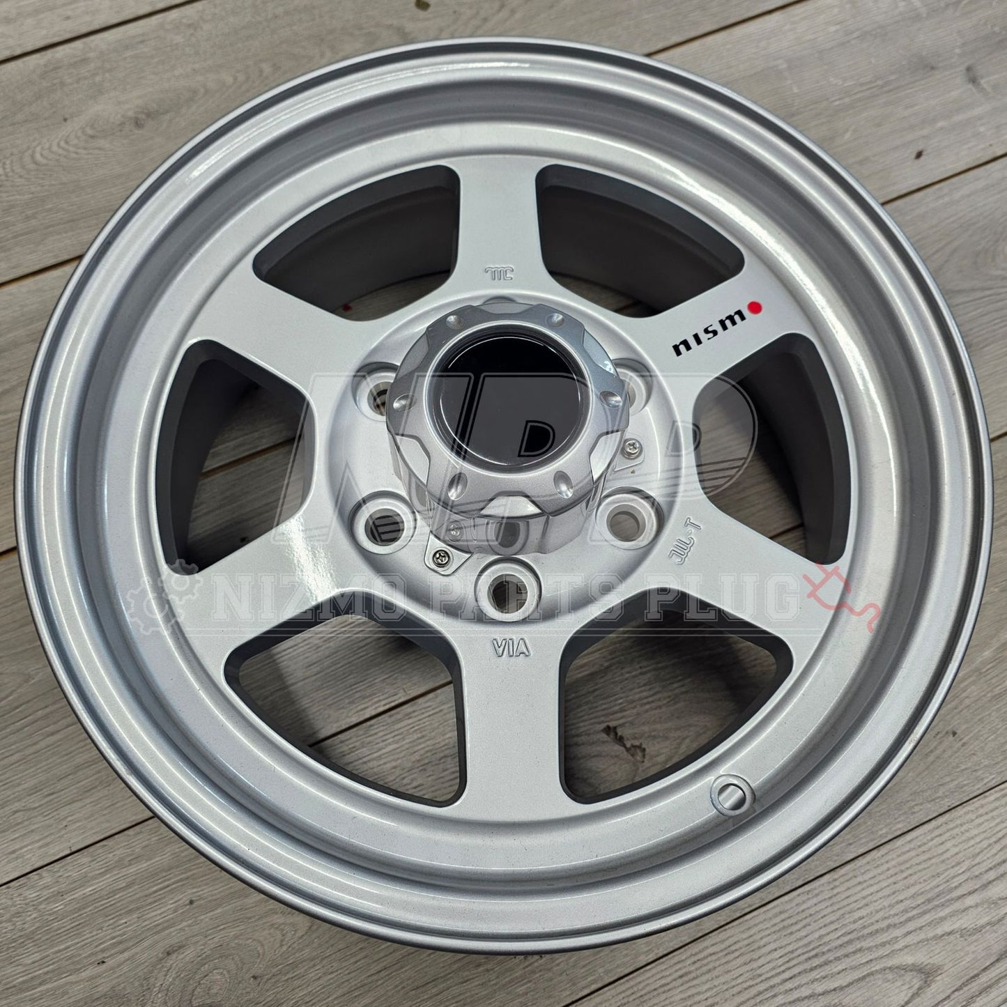 Nismo Frontier Rays Engineering TE37X Wheel Assembly 18"x7"