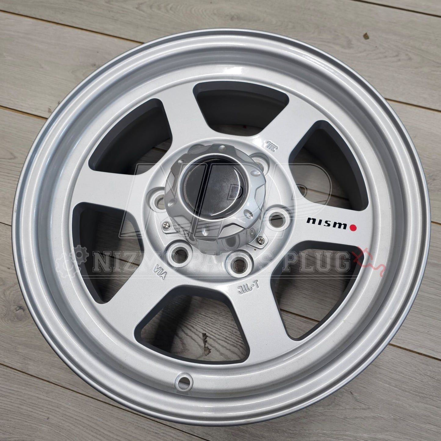 Nismo Frontier Rays Engineering TE37X Wheel Assembly 18"x7"
