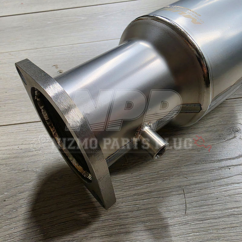 Load image into Gallery viewer, Shiny titanium high-flow catalyst for Nissan RB26DETT R32/R33/R34, showing welded construction and flange detail.
