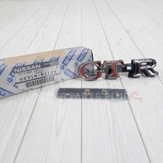OEM Nissan Skyline KPGC10 / PGC10 GT-R Front Grille Emblem & Retainer Assembly - Rare NOS Part (62318-R1125)
