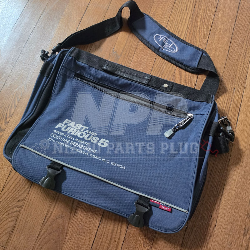 ギャラリービューアに画像をロードする, Rare Original Fast &amp; Furious 5 Crew Messenger Bag - Costume Dept Production Prop (2010) " Never a Dull Moment"
