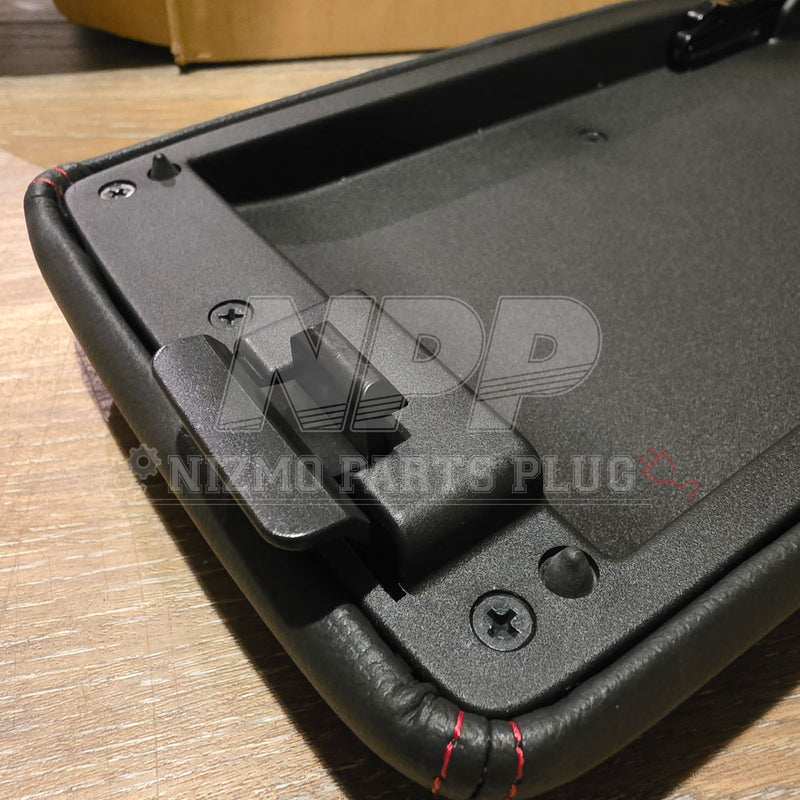 Cargue la imagen en el visor de la galería, Tapa de consola de cuero del Nissan Skyline GTR (costuras rojas)
