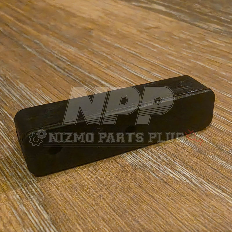 Cargue la imagen en el visor de la galería, Nissan R34 Skyline GTT/GTR Coupe Lower Trunk Lid Bumper Rubber - NizmoPartsPlug

