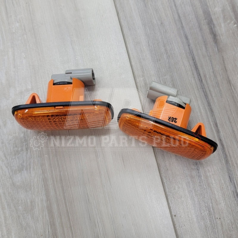Load image into Gallery viewer, Nissan R34 Skyline S15 Silvia Amber Side Marker Light Set - NizmoPartsPlug
